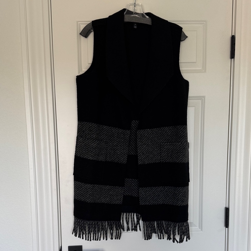 Tribal Black and Gray Sleeveless Cardigan